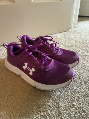 Under Armour Women’s 8 Purple Athletic Sneakers-Under Armour W Charged Assert 10